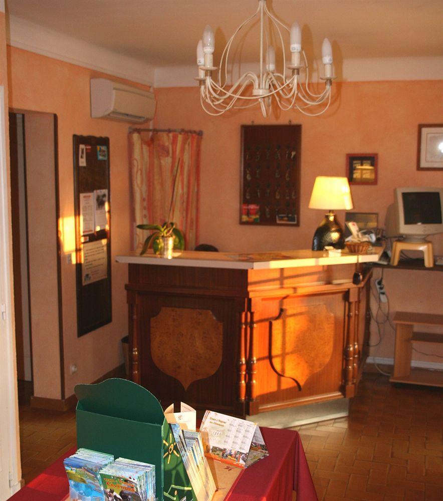 Hotel Ecusson Saint-Hilaire-de-Brethmas Esterno foto