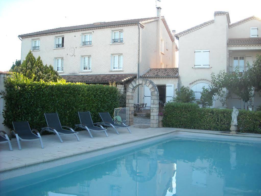 Hotel Ecusson Saint-Hilaire-de-Brethmas Esterno foto